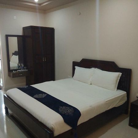 Jnr Grand Hotel Madanapalle Esterno foto